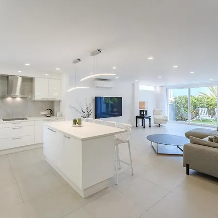 Deluxe Tenerife Cristianos Villa *